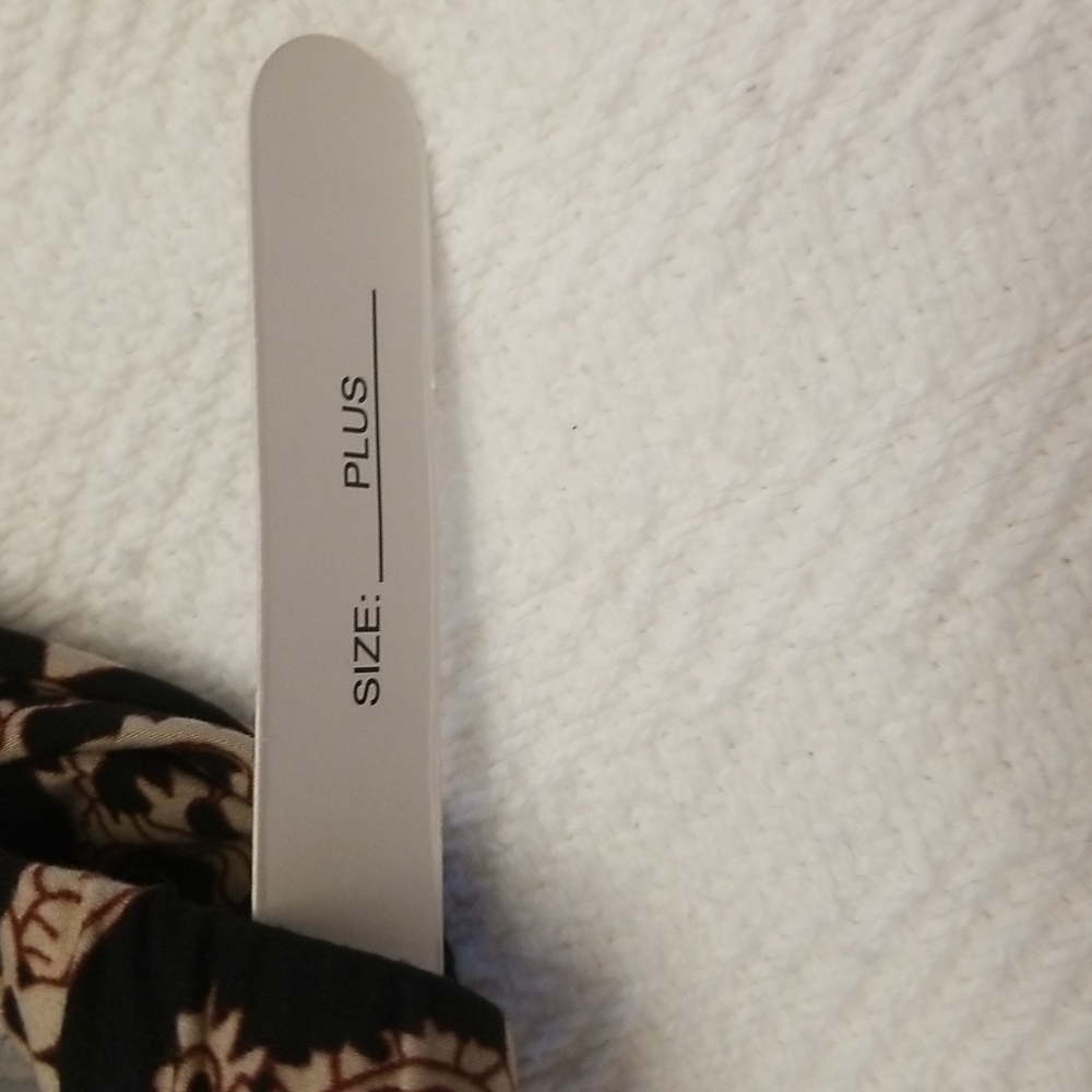 NWT EEVEE leggings size plus (14-22) - Picture 7 of 7
